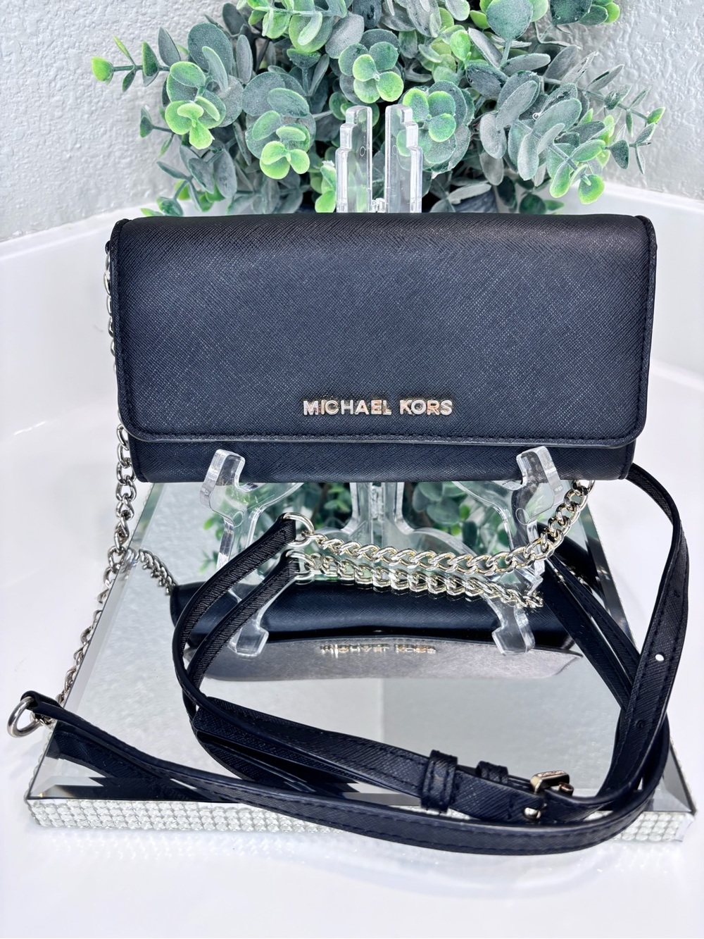 Michael Kors Jet Set 2-in-1 Wallet On A Chain
